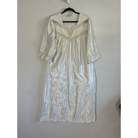 Sophia Morgan Other - Sophia Morgan Vintage White Satin Nightgown Lace Embroidered Cottagecore Large